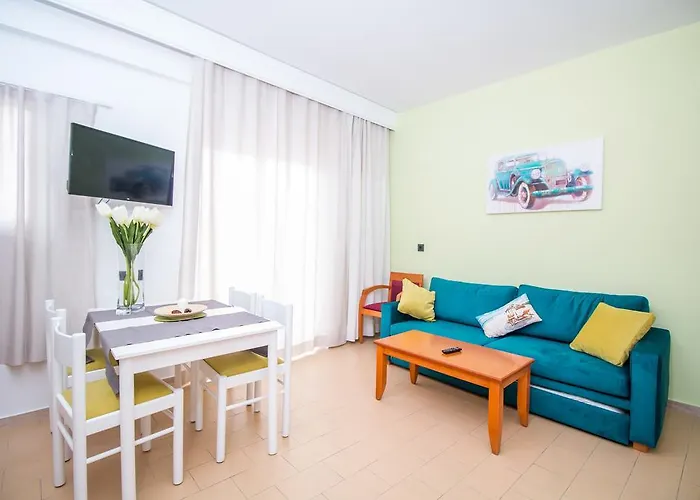 Kahlua Aparthotel 2*