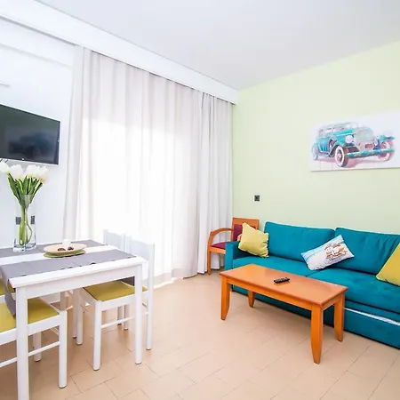 Kahlua Aparthotel 2*